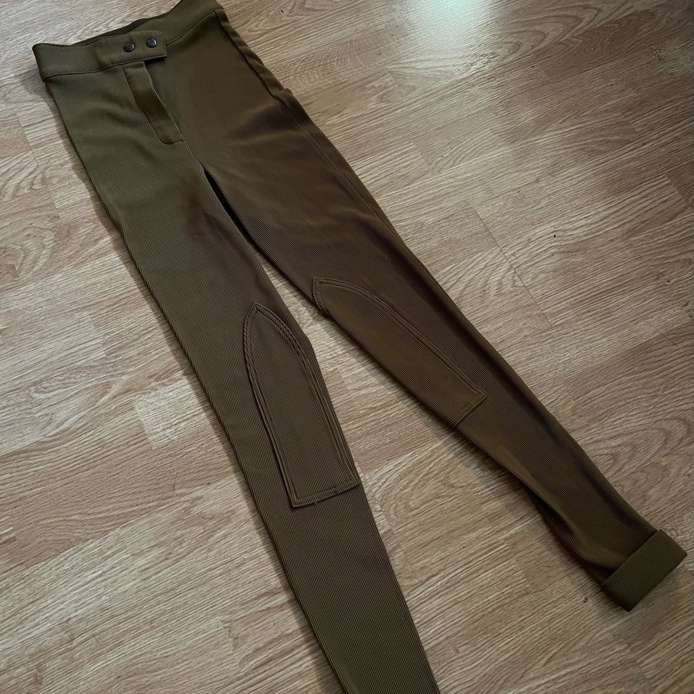 Beautiful AMERICAN APPAREL forest green corduroy  pants (s)
